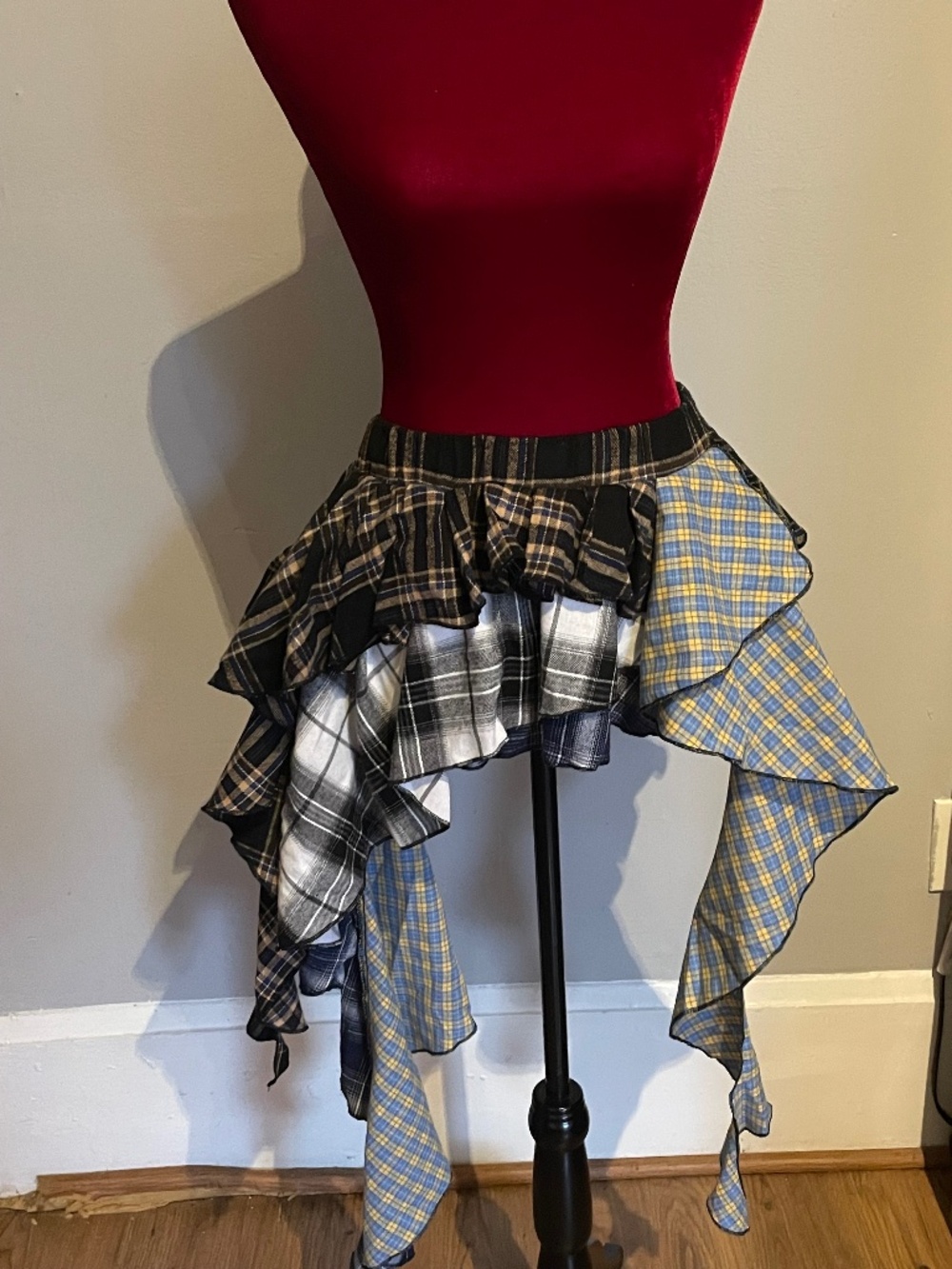 SHEIN Plaid Flowy Skirt